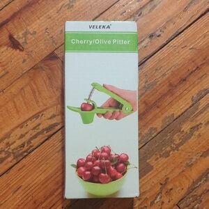 Green Cherry and Olive Pitter